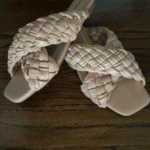 Women’s flat braided sandal